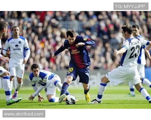 梅西助攻足球明星展现团队合作精神与个人魅力的完美结合