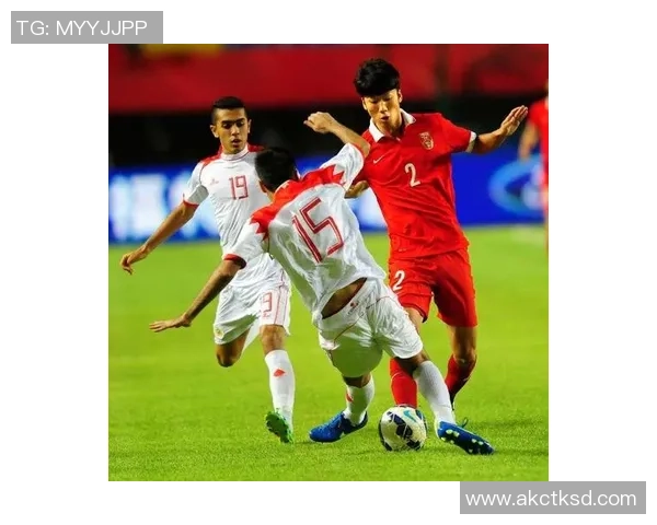 重庆足球队在杯赛积分榜上以81分稳居第一名展现强劲实力