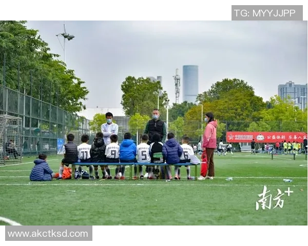 赛后复盘：杭州足球队与武汉足球队的战术意识与表现分析