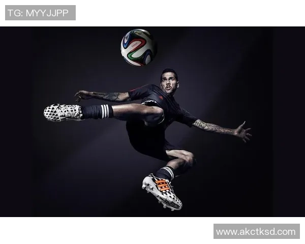 足球明星在赛场上的迷人瞬间视频集锦让你领略足球魅力与激情 足球明星在赛场上的迷人瞬间视频集锦让你领略足球魅力与激情